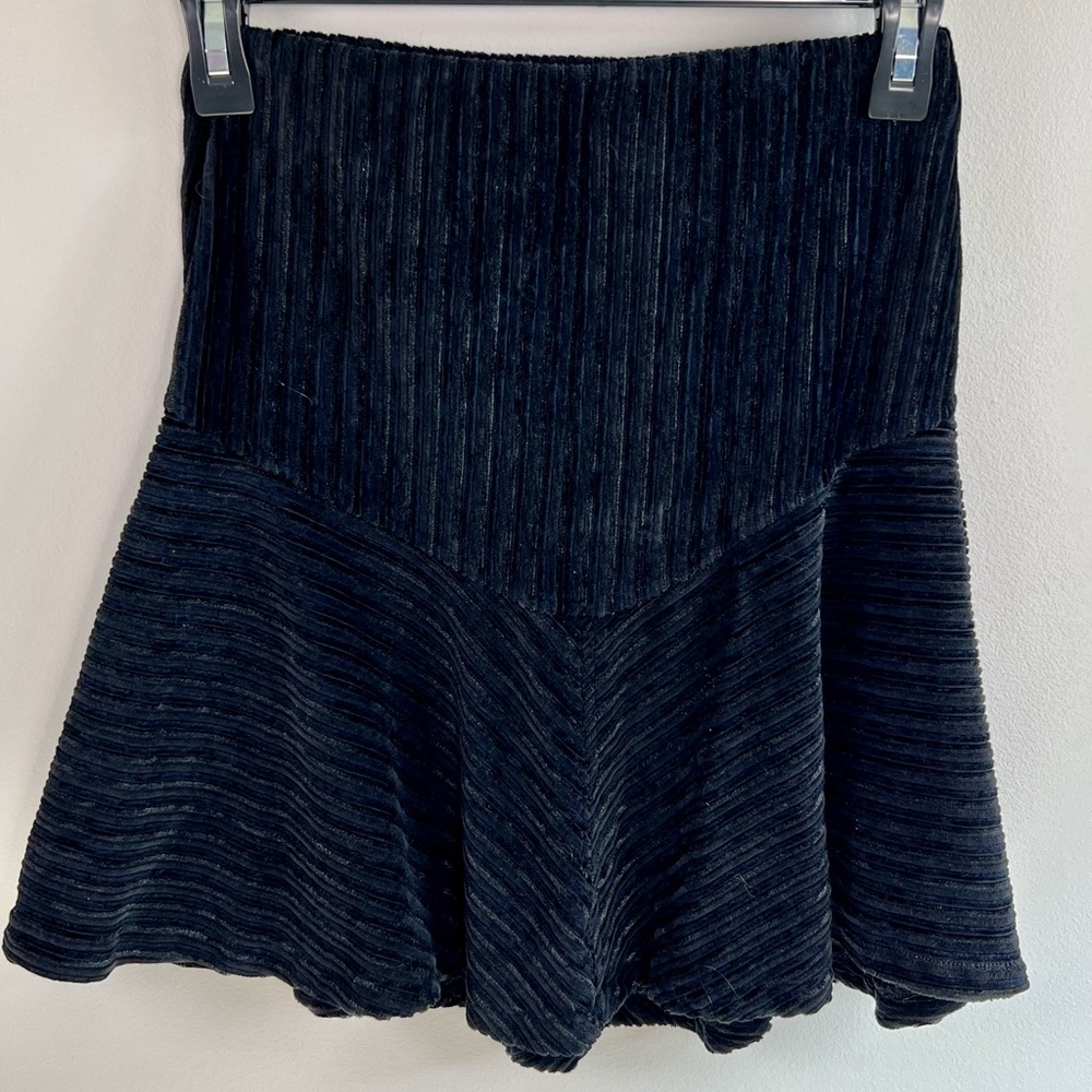 Free People dark blue velvet-like mini skirt, XS extra small never worn